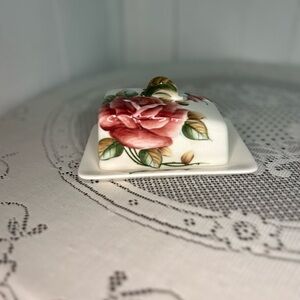 1950s Lefton Americana Rose ceramic butter dish.